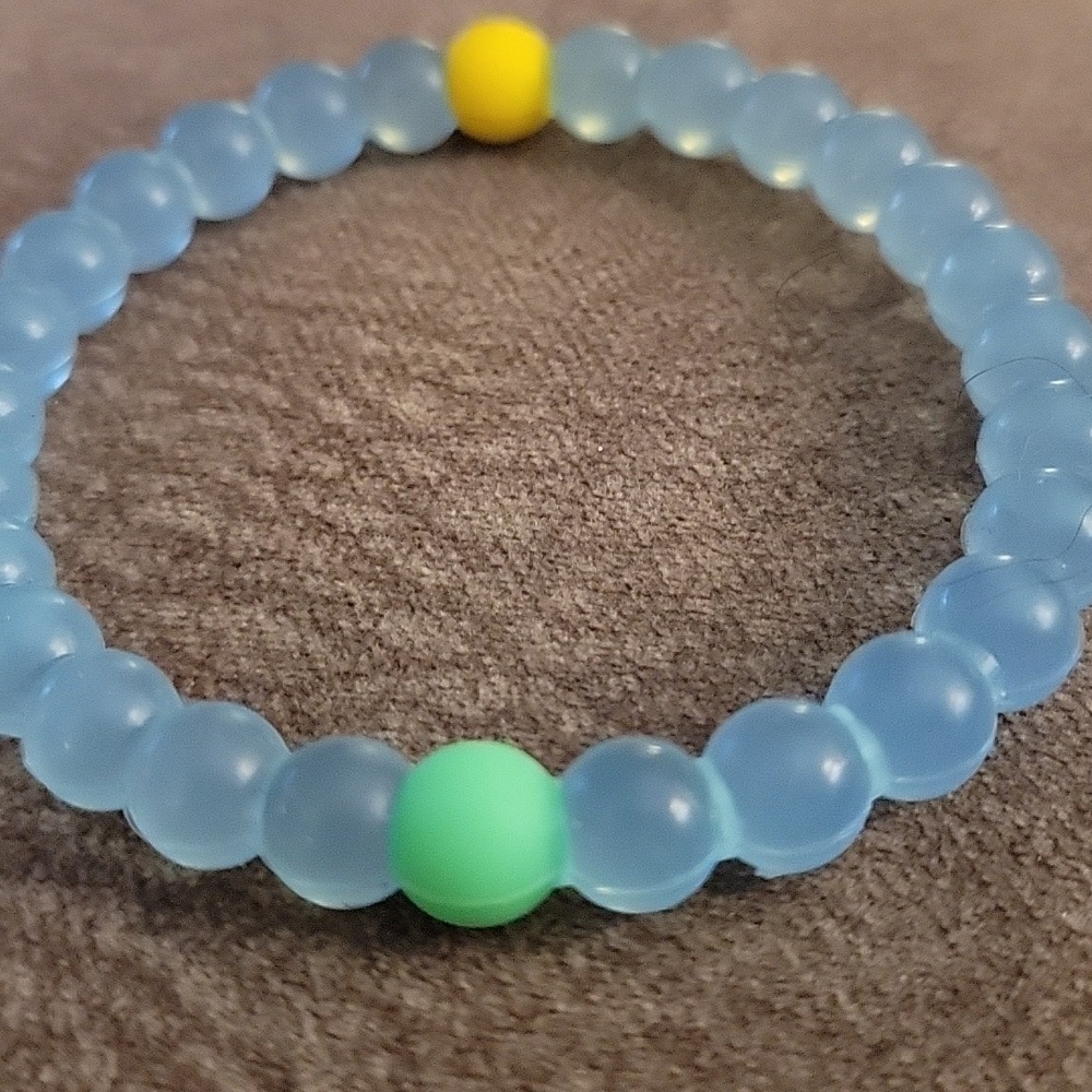 5/$25 Silicone Rubber Waterproof Beaded Kidcore Stretch Bracelet - Picture 4 of 5